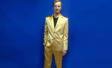 Золотой костюм